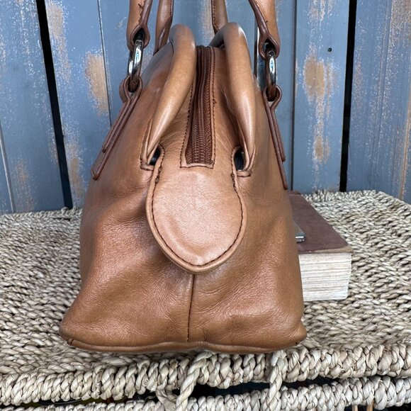 Hobo Slim Zip Top Shoulder Bag Tan - Picture 3 of 15